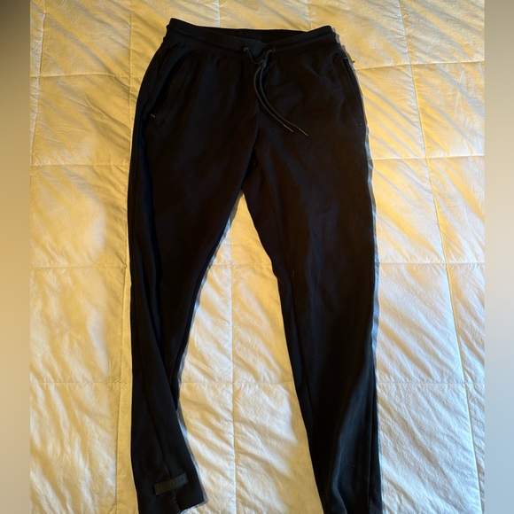 Alphalete Joggers - Picture 1 of 5